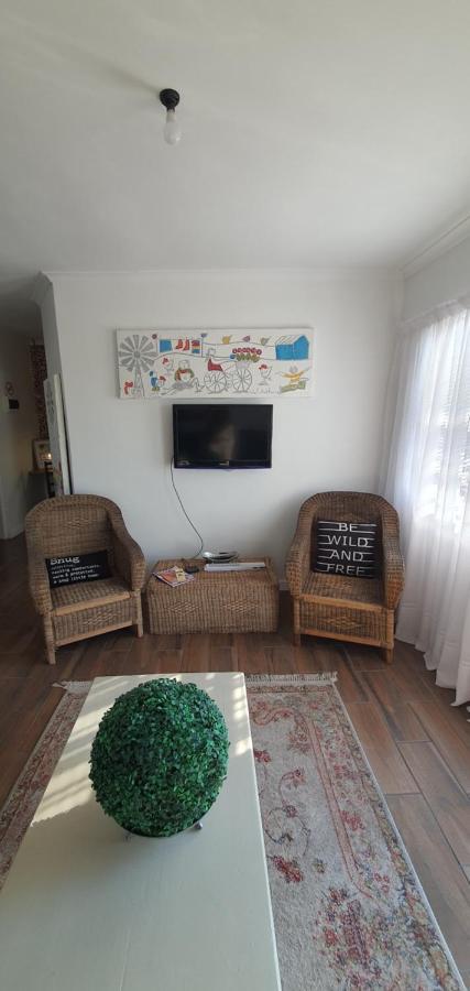 Aintree Farm Cottage 랑게바안 외부 사진
